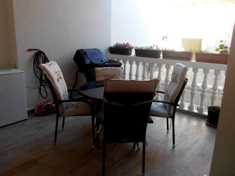 Apartmani Linda Vodice Esterno foto