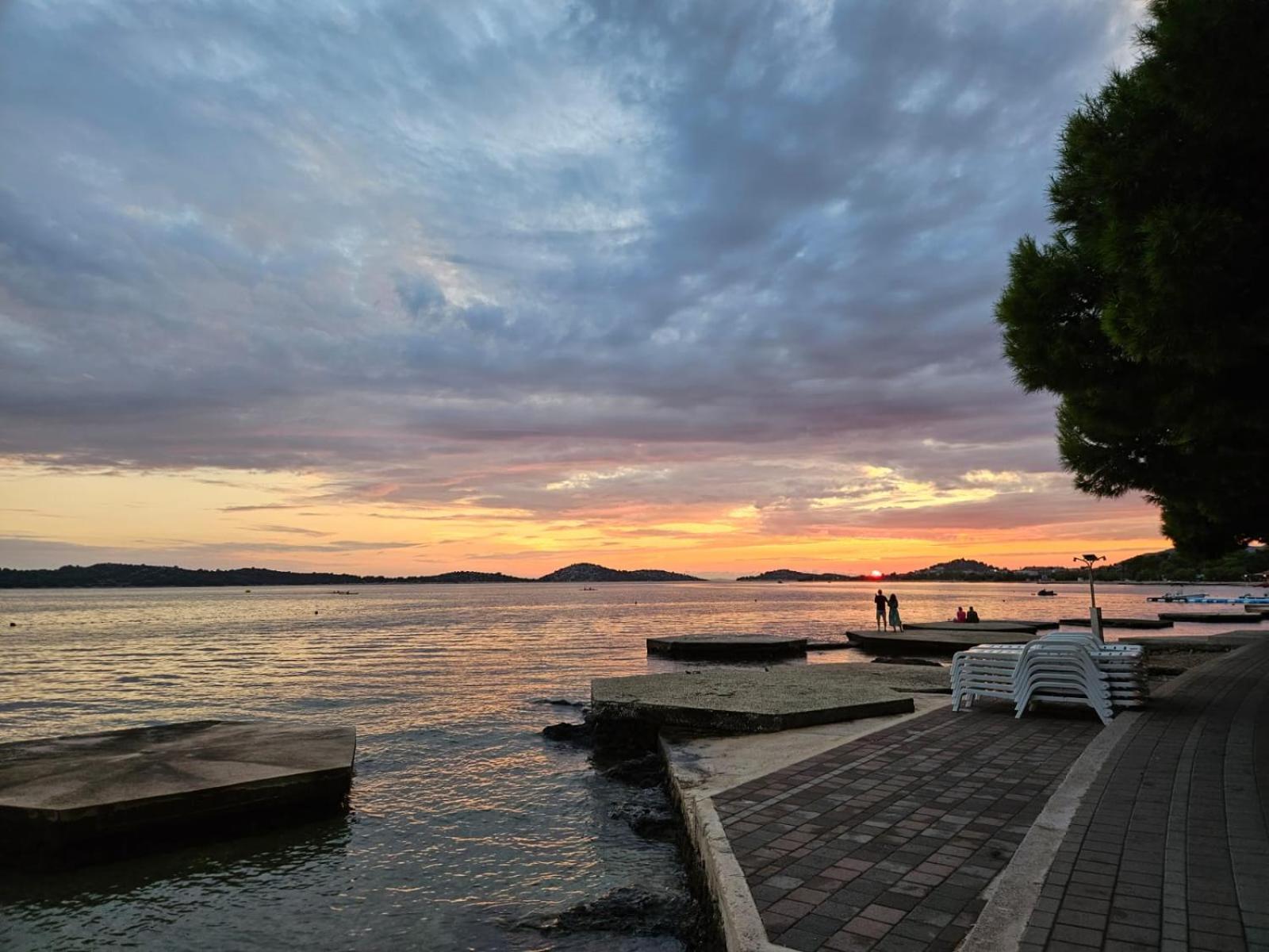 Apartmani Linda Vodice Esterno foto