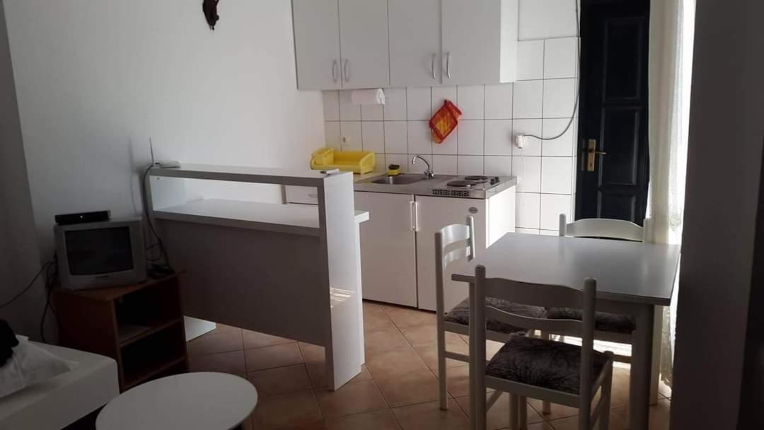 Apartmani Linda Vodice Esterno foto